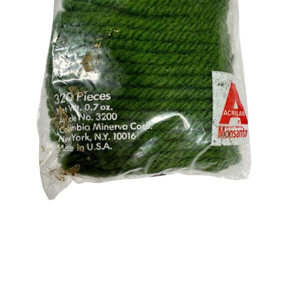 CM LATCH HOOK YARN Lot 15 Mixed Color Craft Rug Yarn Lot Crafting Supplies New - Picture 9 of 11